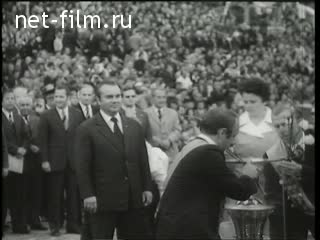 Newsreel Soviet Sport №9-1975 Sports day is complete. At the European Cup. Meet: "surfing. " Skiers are being prepared. (1975)