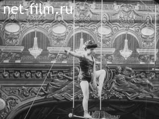 Footage Ms. Fraskua - famous tightrope walker trapeze. (1910-1919)