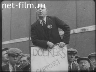 Footage dockers rally at the door of a London prison. (1920-1929)