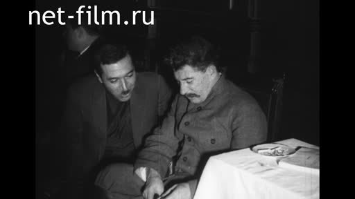 Кинохроника Делегаты IV сессии ЦИК СССР 4 созыва в Кремле. Совкиножурнал № 66/175. (1928)