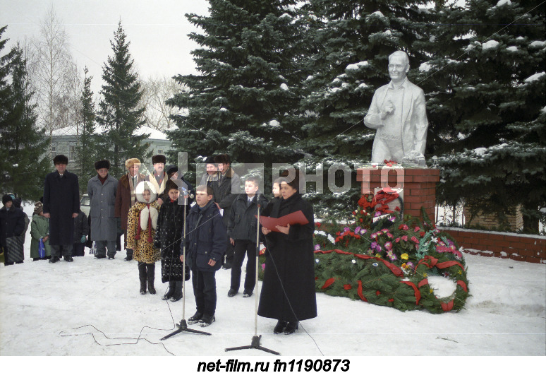 Speech by schoolchildren of the city of Mamadysh during the opening of the monument to the Tatar