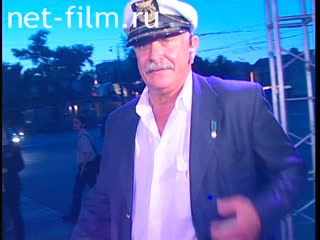 Footage Mikhalkov Nikita in a captain's cap walks down the street, MIFF XXVII. (2005)