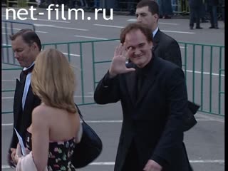 Footage Tarantino Quentin greets fans on the street, MIFF XXVI. (2004)
