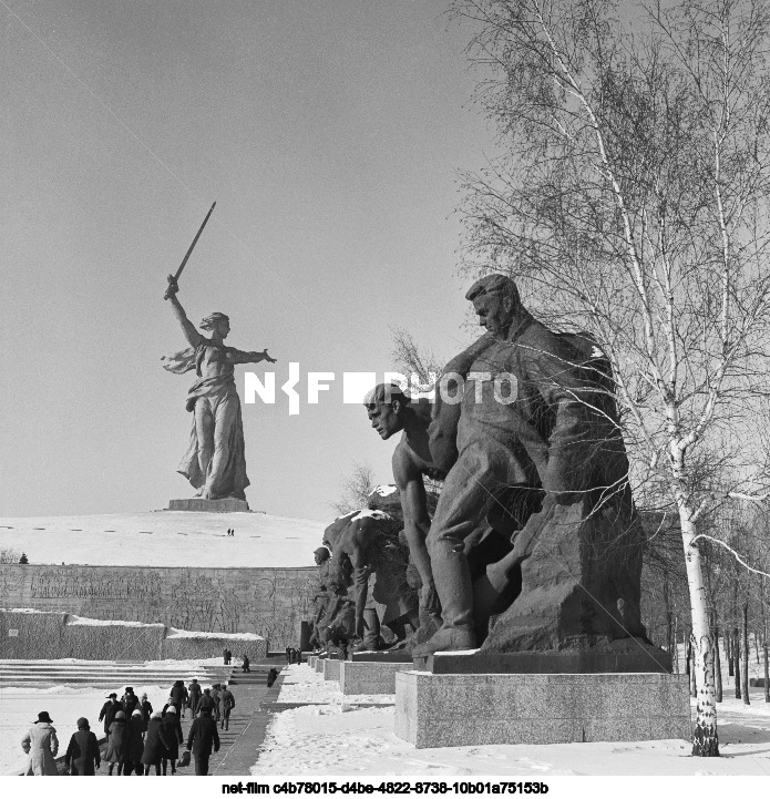 Памятник-ансамбль "Героям Сталинградской битвы" в Волгограде