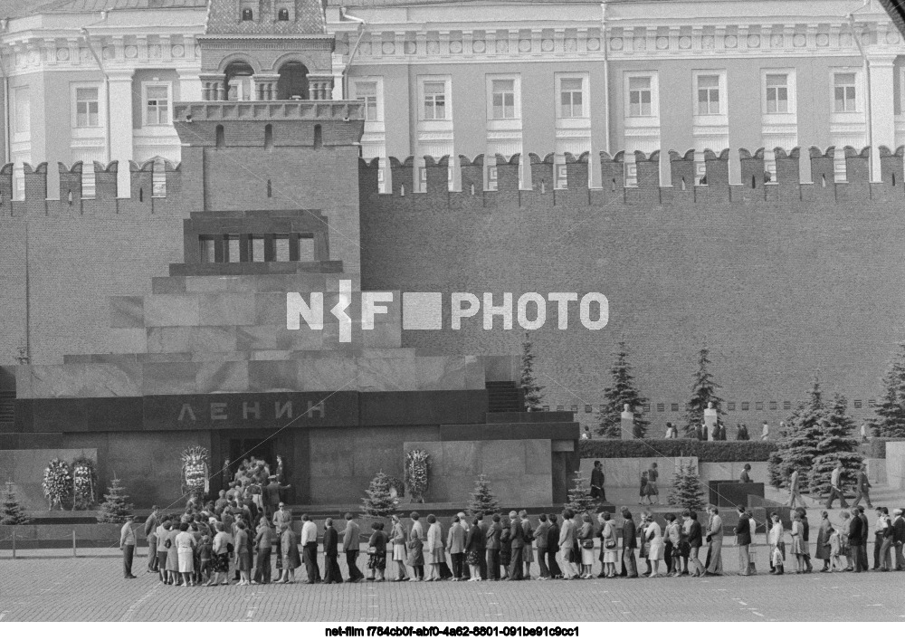 Мавзолей В.И. Ленина в Москве