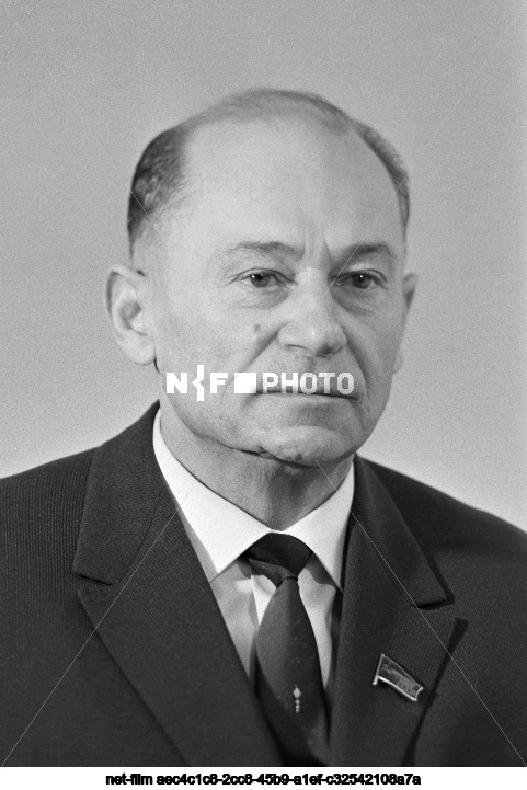 Политик Ю.И. Дудин