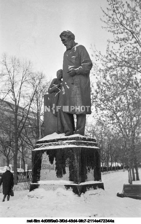 Памятник Н.Ф. Филатову в Москве