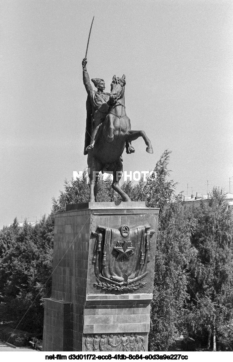 Памятник В.И. Чапаеву в Чебоксарах