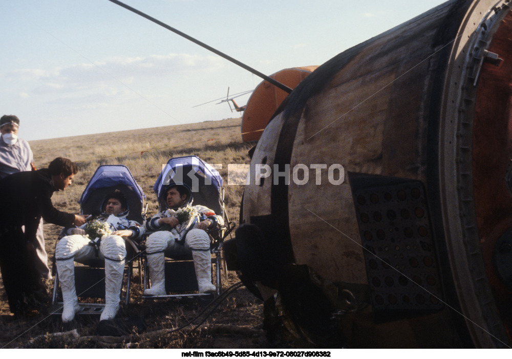 Приземление космического корабля "Союз-34" в Джезказганской области