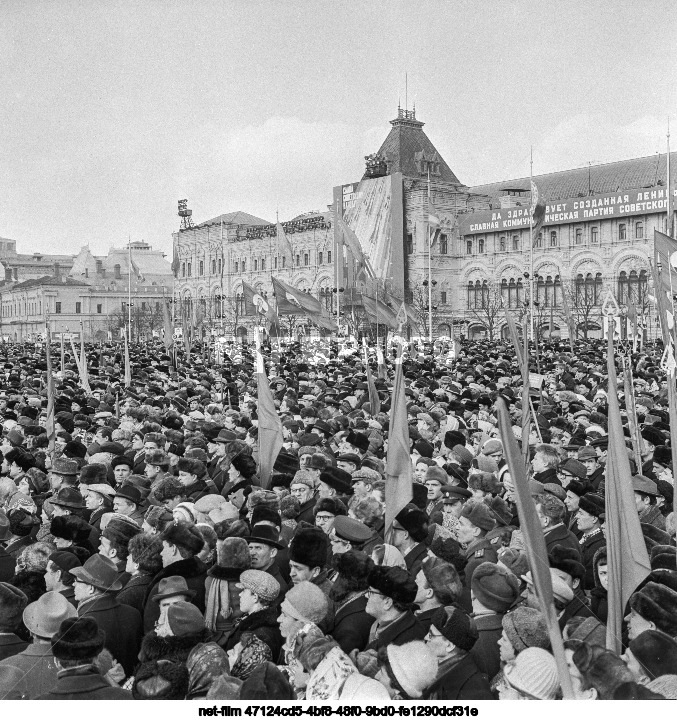 Демонстрация в Москве в честь космического полета П.И.Беляева и А.А.Леонова