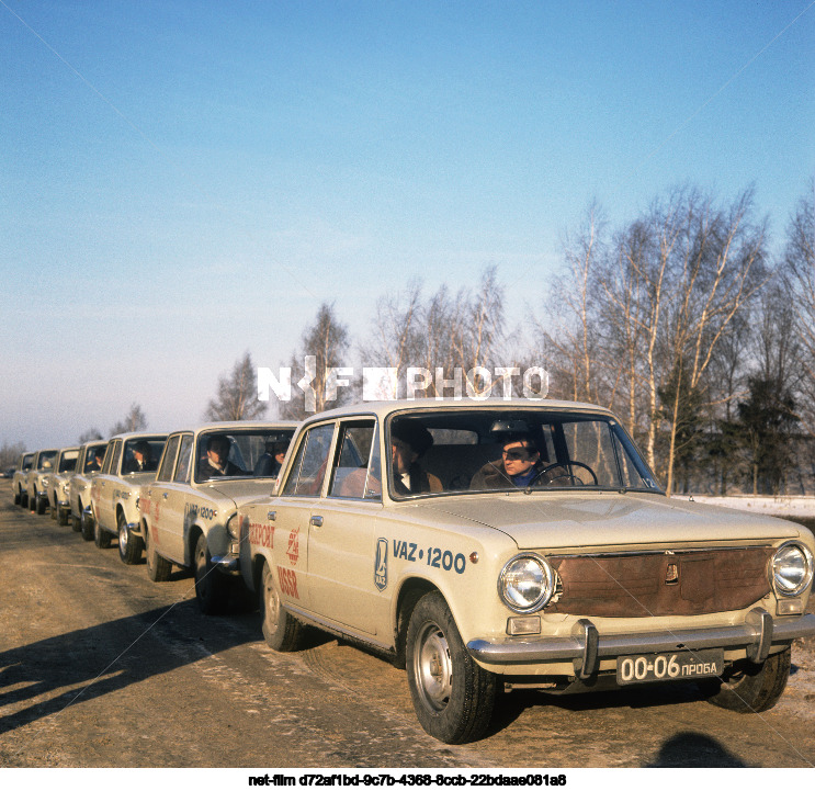 Автомобиль VAZ 1200