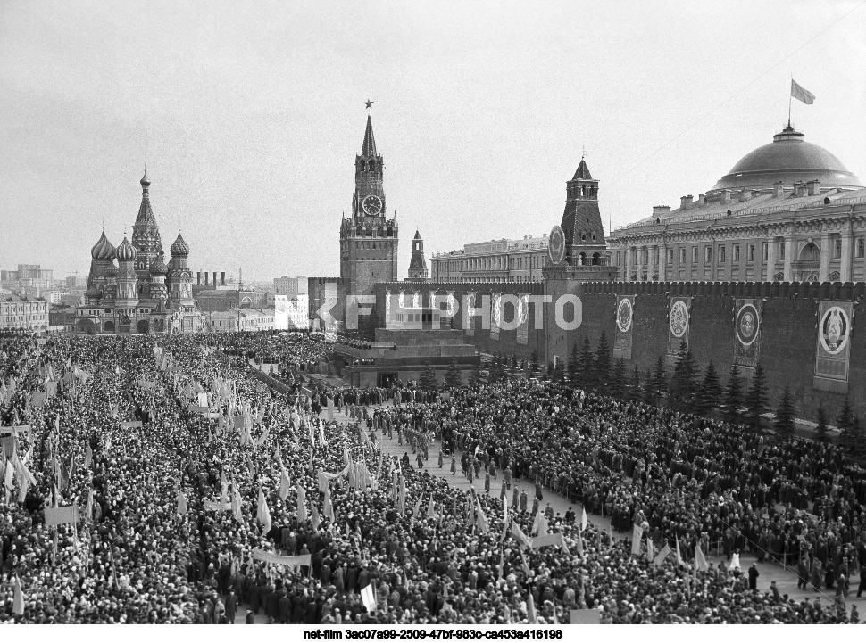 Митинг в честь полета в космос Ю.А.Гагарина