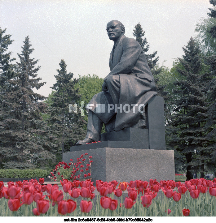 Памятник В.И. Ленину в Кремле