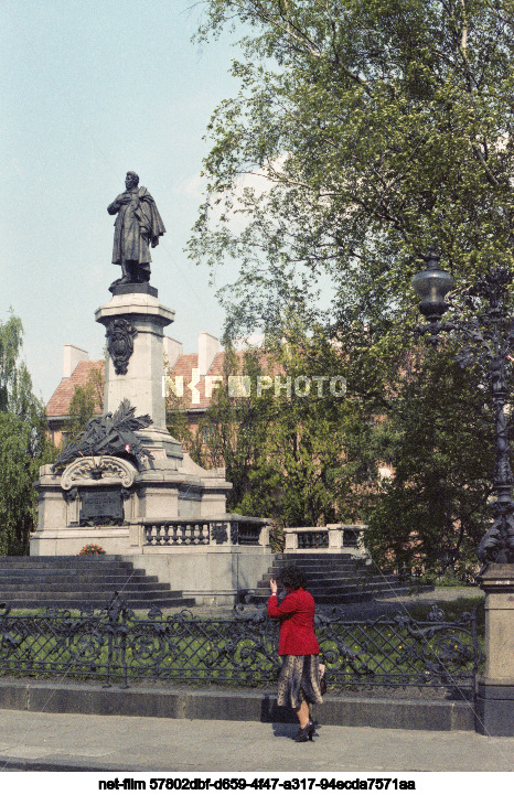 Памятник А. Мицкевичу в Варшаве