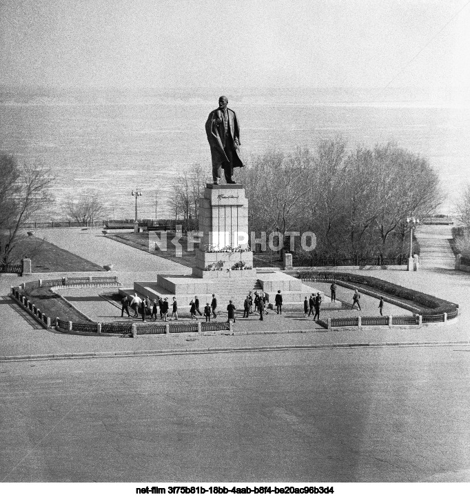 Памятник В.И. Ленину в Ульяновске