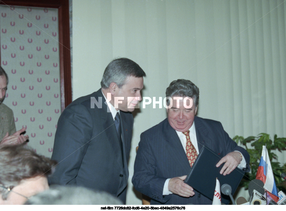 Церемония подписания Генерального соглашения о стратегическом партнерстве между ОАО "Лукойл" и ОАО "Газпром" в Москве