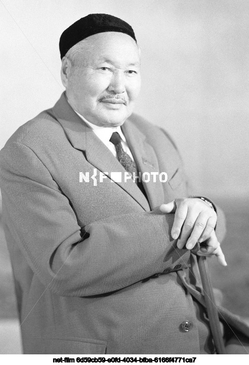 Писатель С.М. Муканов