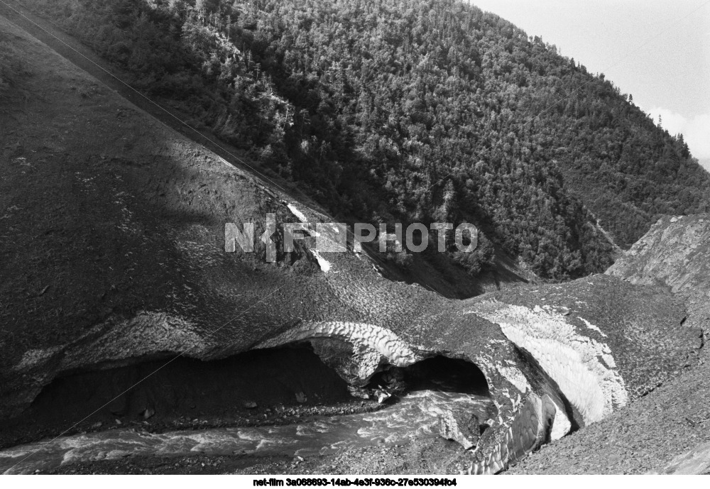Avalanche in the state farm "Gindibsky" of the Dagestan ASSR