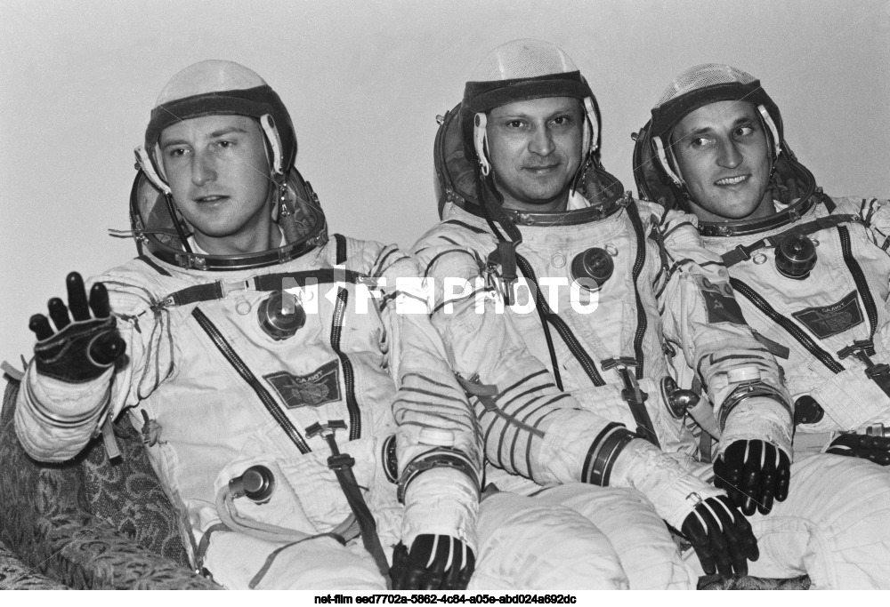 Pre-flight training of the Soyuz TM-13 spacecraft crews in Star City