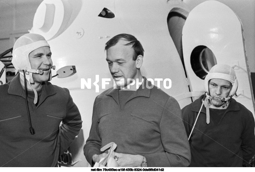 The crew of the Soyuz-10 spacecraft