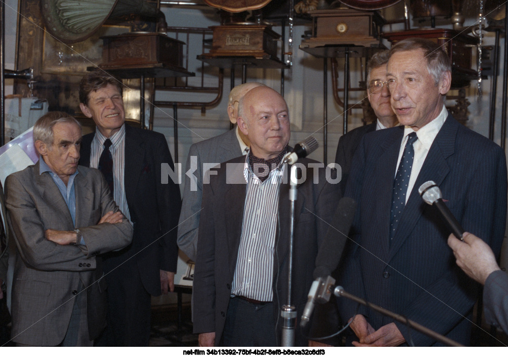 Открытие выставки к 60-летию художника Б.А. Мессерера в Москве