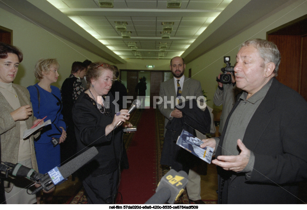 Meeting of B.E. Nemtsov and E.I. Neizvestny in Moscow