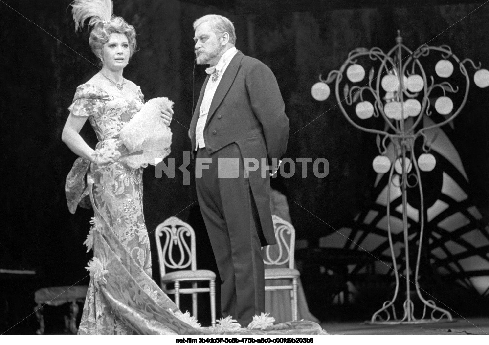 Предпремьерный прогон спектакля "Господа Глембаи" в Театре им. Евг. Вахтангова