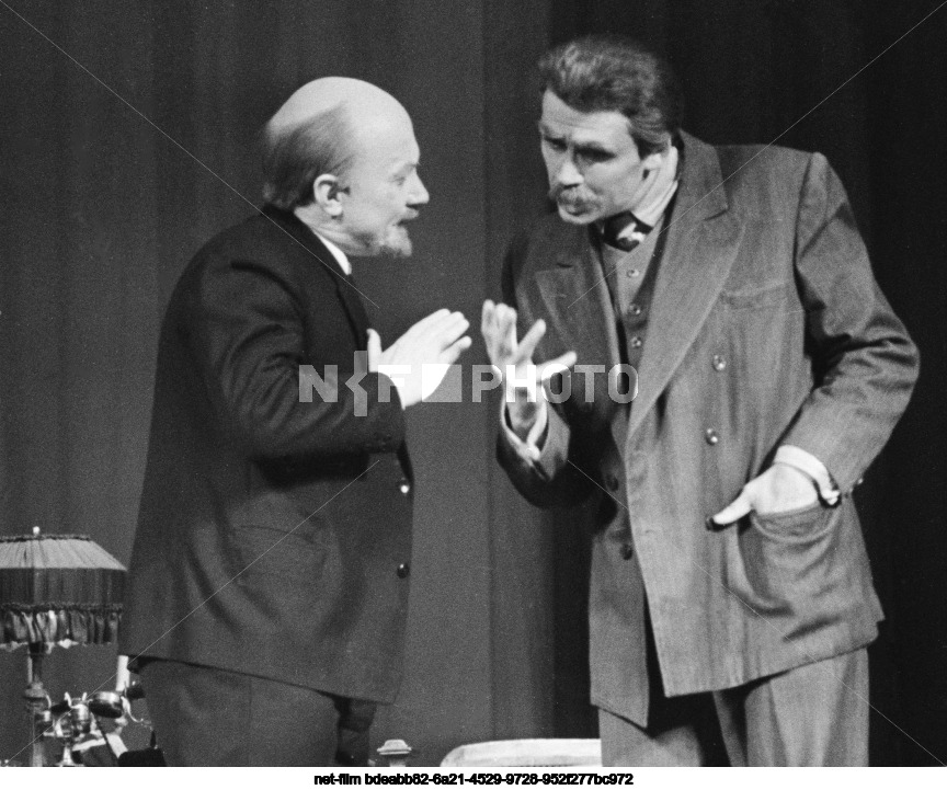 Спектакль "Грозовой год" в Московском театре юного зрителя