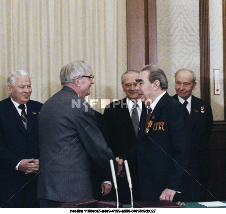 Награждение Л.И. Брежнева в Кремле