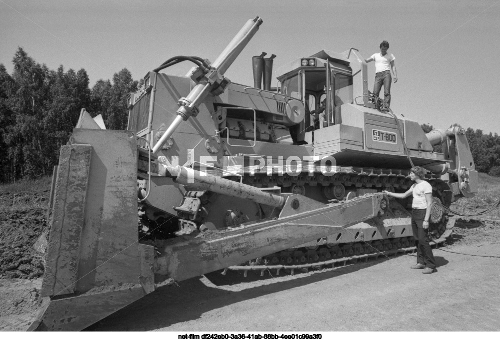 Testing of the T-800 tractor in the Chelyabinsk region