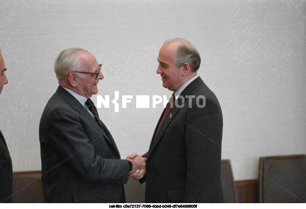 A. Hammer's visit to the USSR