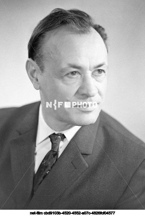 Поэт Б.С. Истру