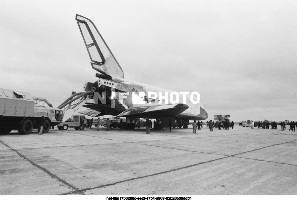 Landing of the reusable orbital spacecraft Buran at Baikonur