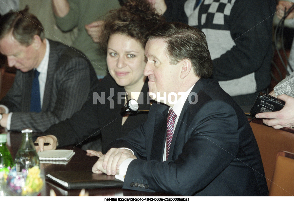 Визит Дж. Робертсона в Россию