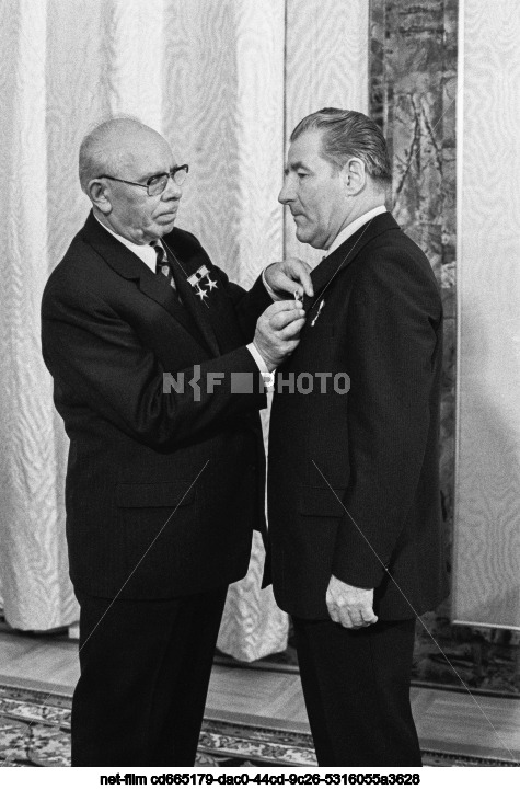 Presentation of the award of the Chairman of the Council of Ministers of the RSFSR to M.S. Solomentsev in the Kremlin