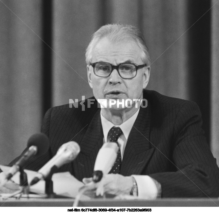 H. Modrow's visit to the USSR