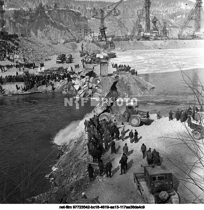 Construction of the Krasnoyarsk hydroelectric power station