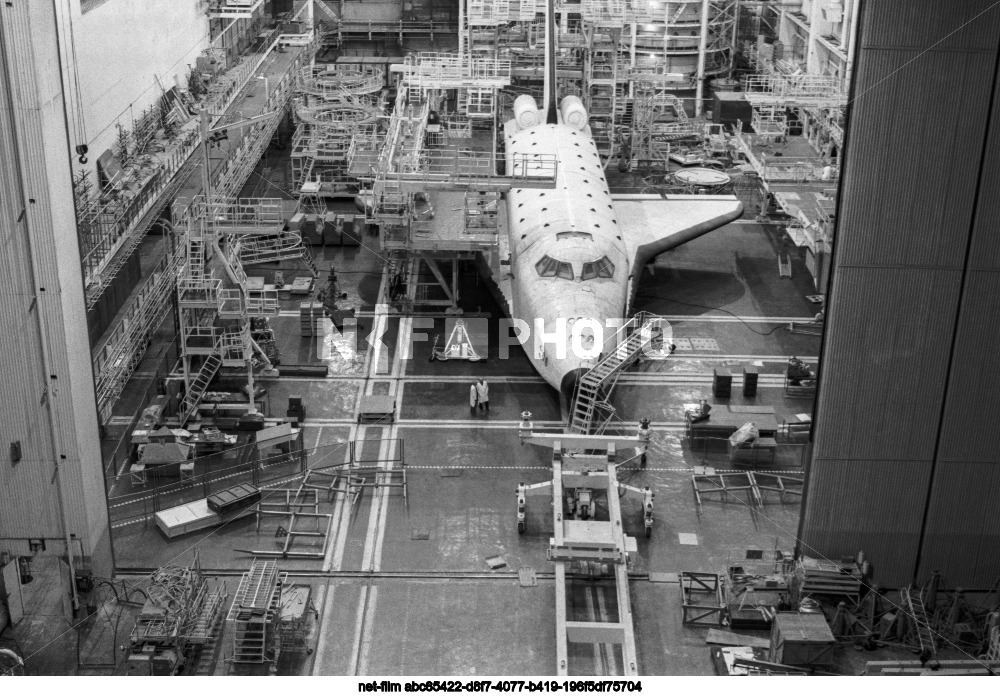 Pre-launch preparation of the rocket and space transport system "Energia-Buran" at Baikonur