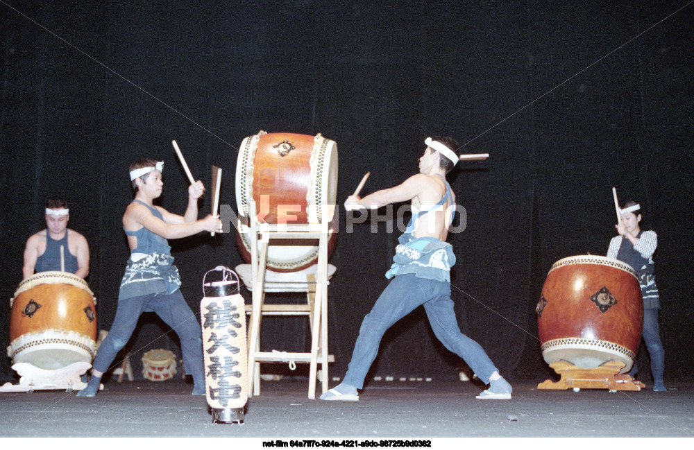 Гастроли группы барабанщиков "Титибусятю" в России