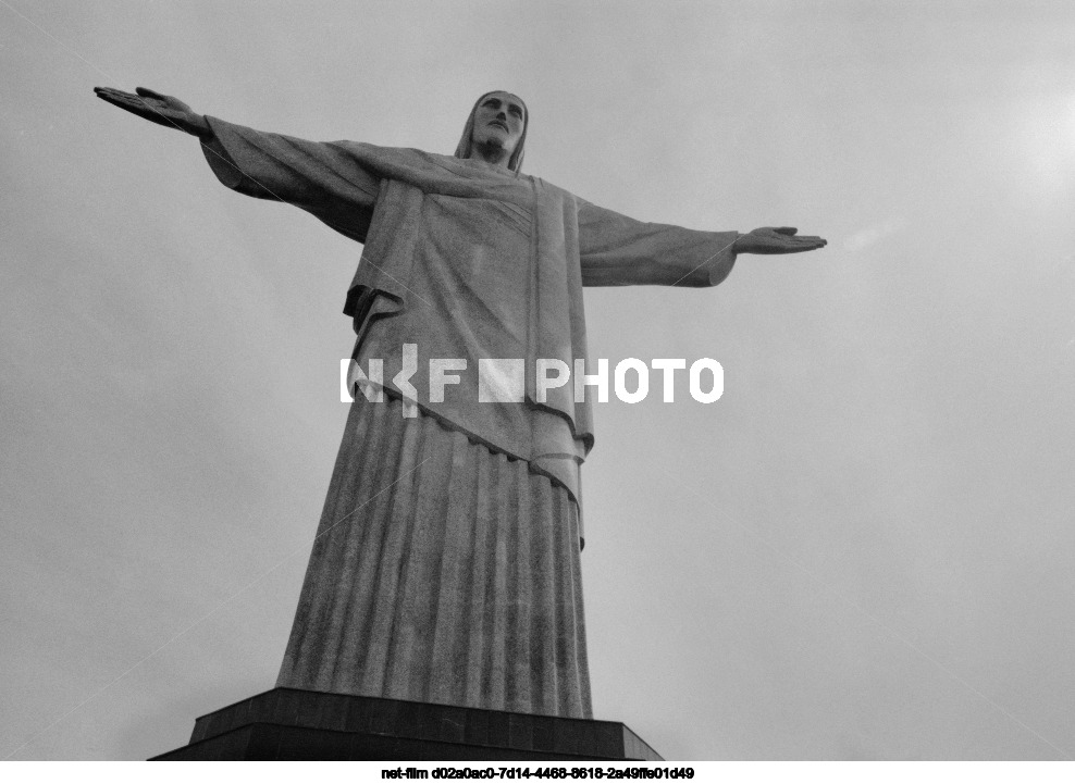 Статуя Христа-Искупителя в Рио-де-Жанейро