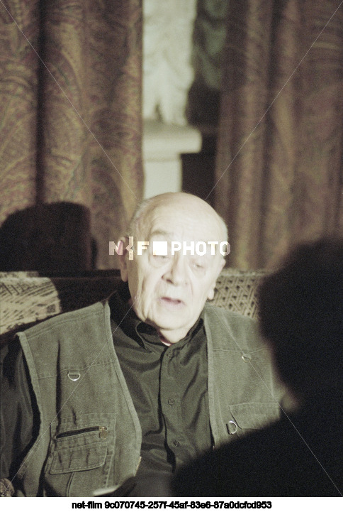 Актер Л. С. Броневой