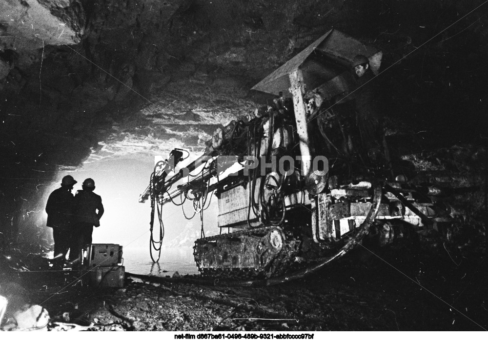 Construction of the Miatlinskaya hydroelectric power station in the Dagestan ASSR