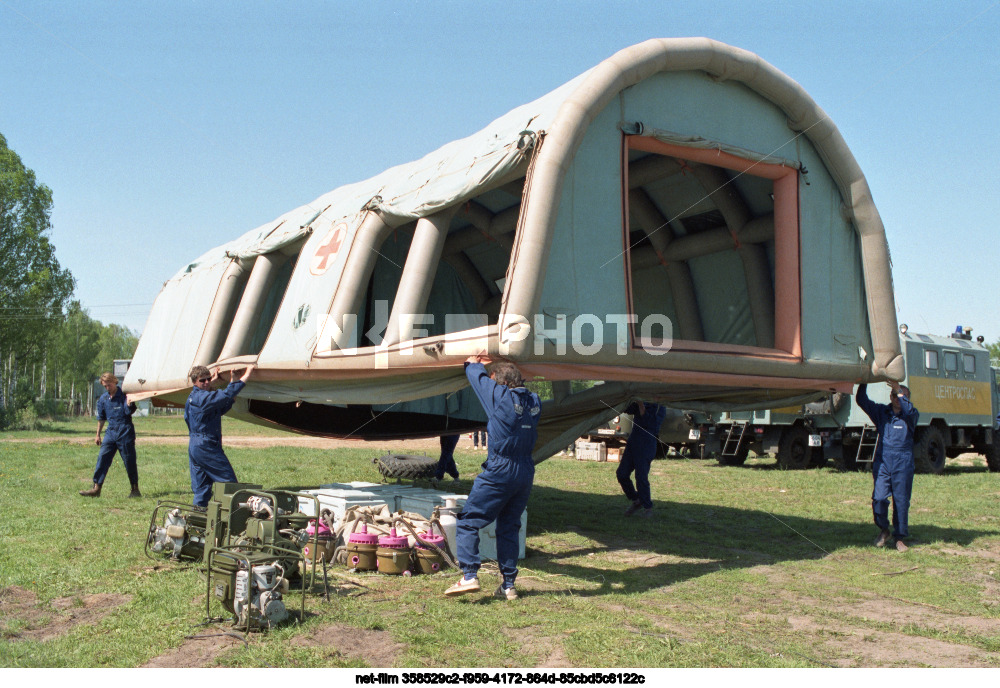 Учения Российского национального корпуса чрезвычайного гуманитарного реагирования при МЧС РФ в Московской области