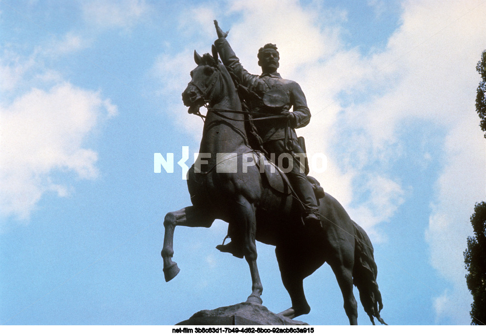 Monument to Nikolai Shchors in Kyiv