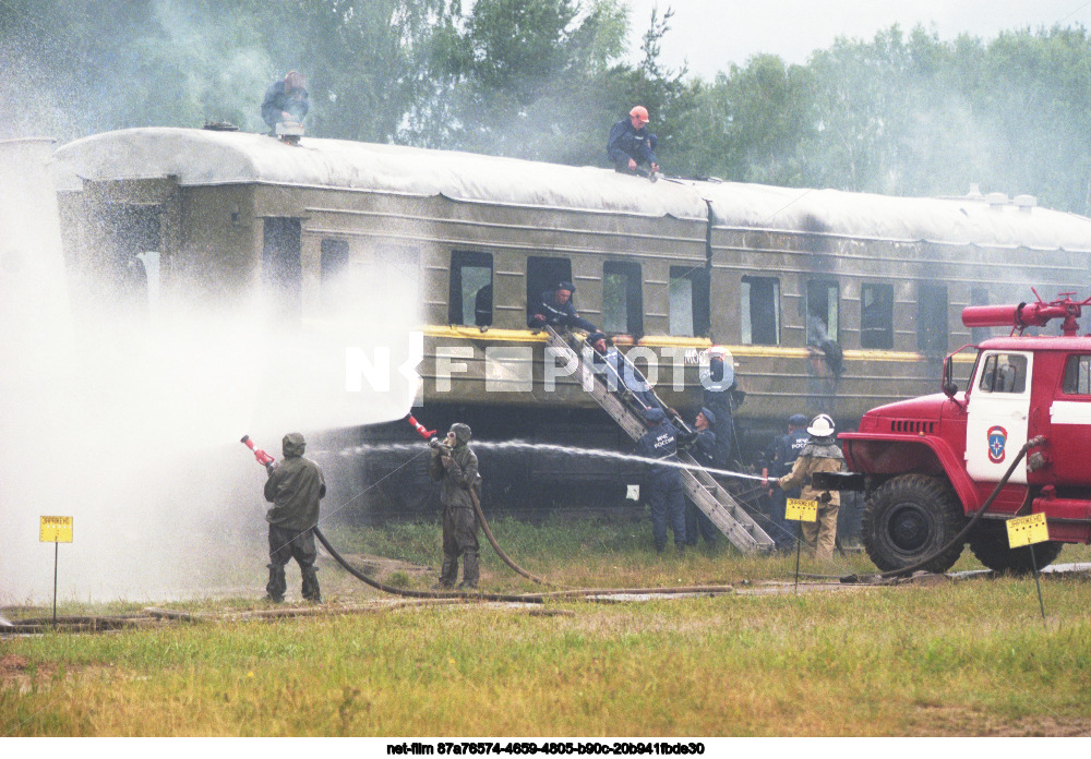 Учения Российского национального корпуса чрезвычайного гуманитарного реагирования при МЧС РФ в Московской области