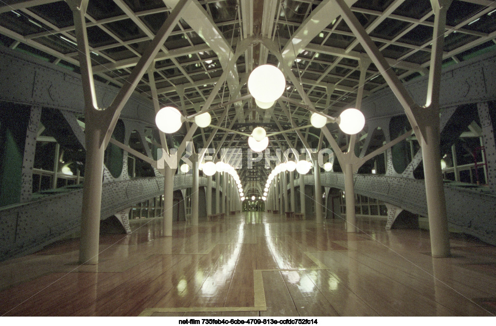 Киевский пешеходный мост в Москве