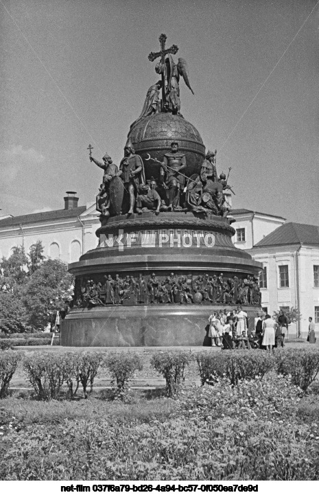 Памятник "Тысячелетие России" в Новгороде