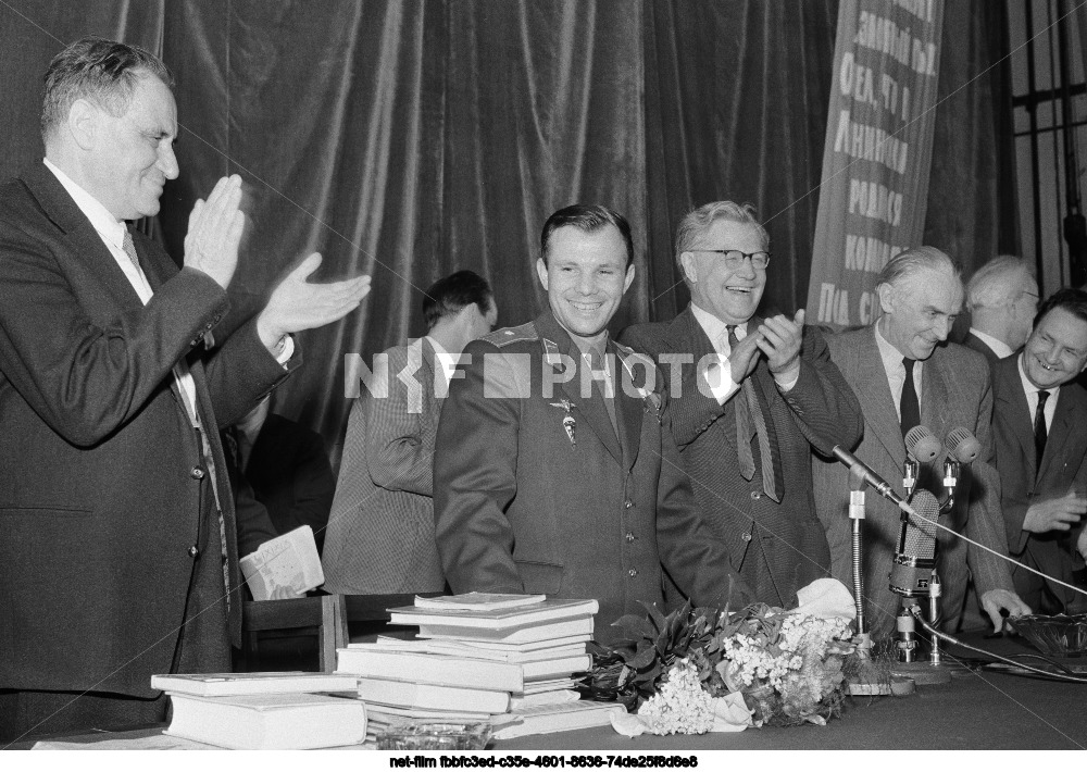 Meeting of writers with cosmonaut Yuri Gagarin in Moscow