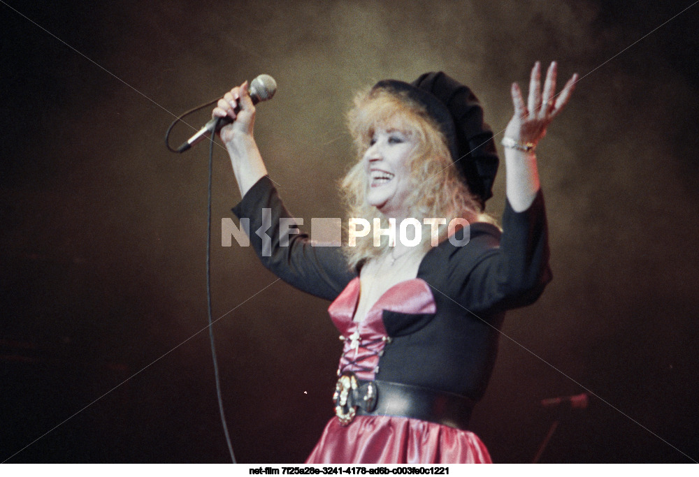 Эстрадная певица А.Б. Пугачева