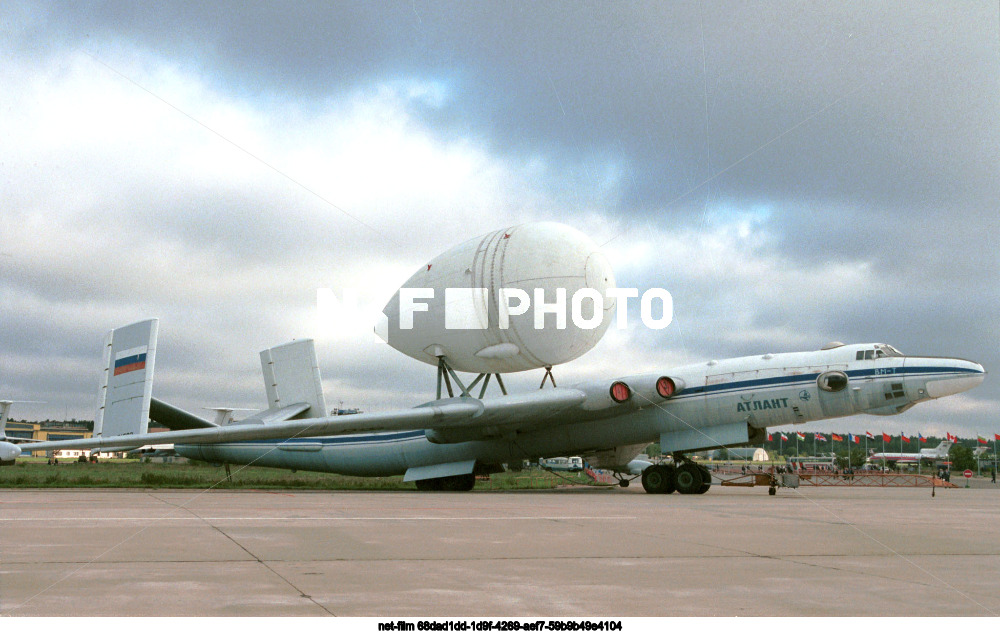 IV Международный авиационно-космический салон МАКС-1999 в Жуковском